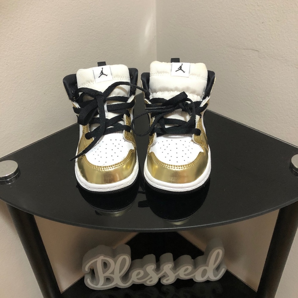 Air Jordan’s 1 Metallic Gold Toddler Sneakers